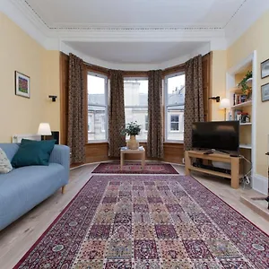 Elegant Traditional City Centre Flat Apartment